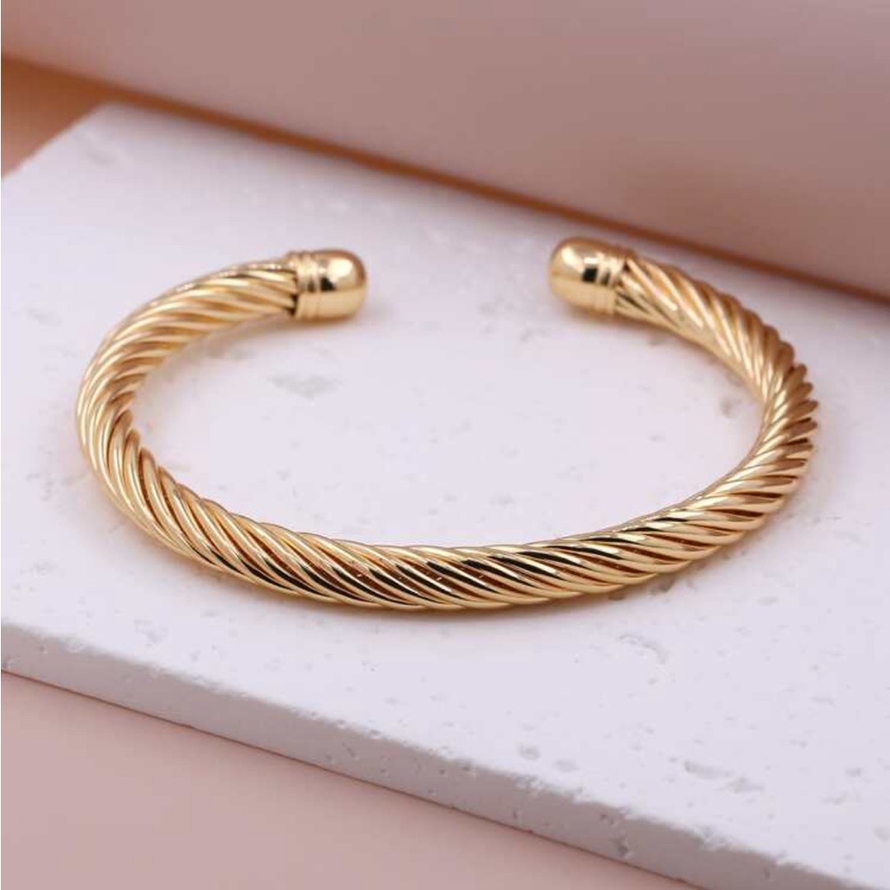Elegant Gold-Toned Twisted Bracelet